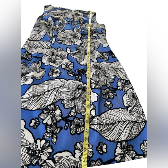 Alyx Blue and White Floral Mini Dress - Picture 4 of 10